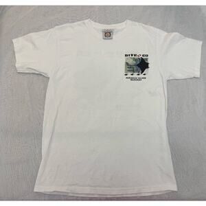 Vintage Yacht Club Dive Co  Paradise Island Bahamas Men's Medium T-Shirt